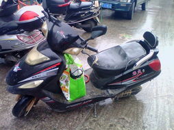 高性價比電動車轉(zhuǎn)讓 外觀有損但新?lián)Q電瓶，僅售850元